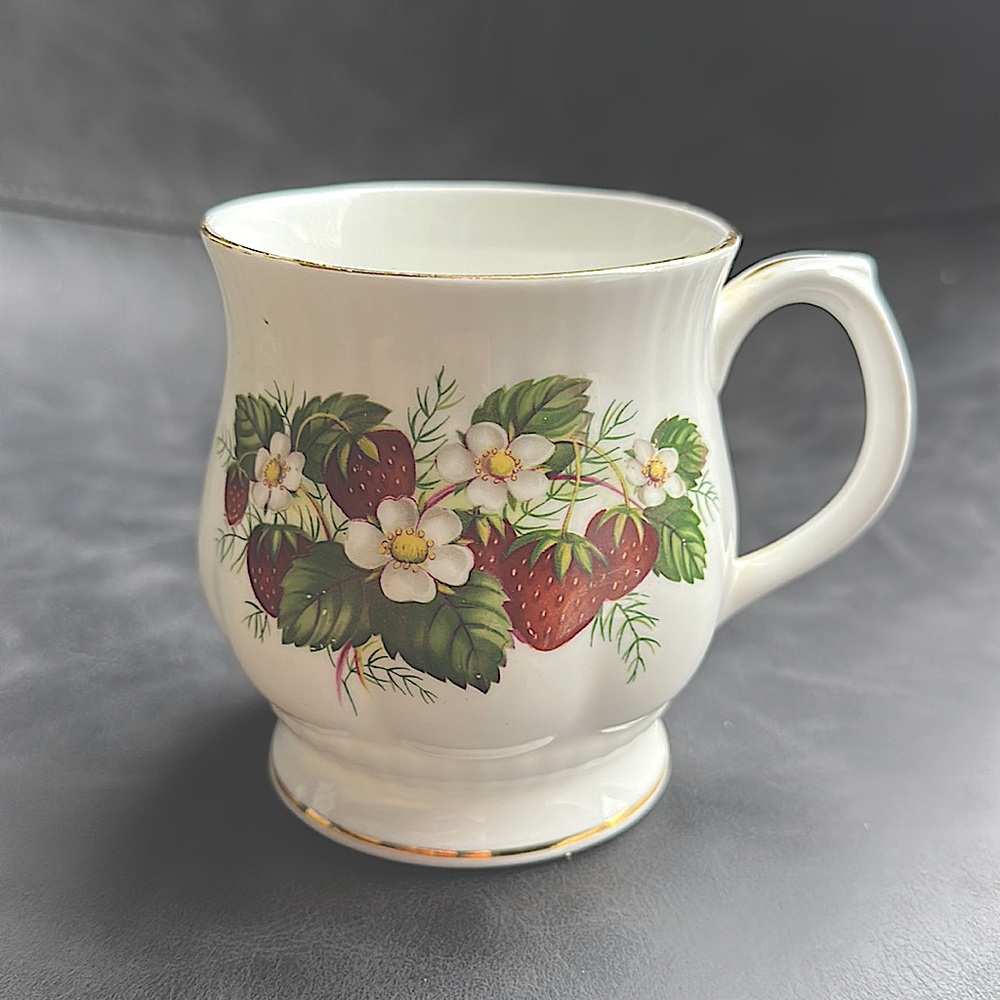 Hammersley BoneChina Made in England Strawberries flowers gold trim,replacement